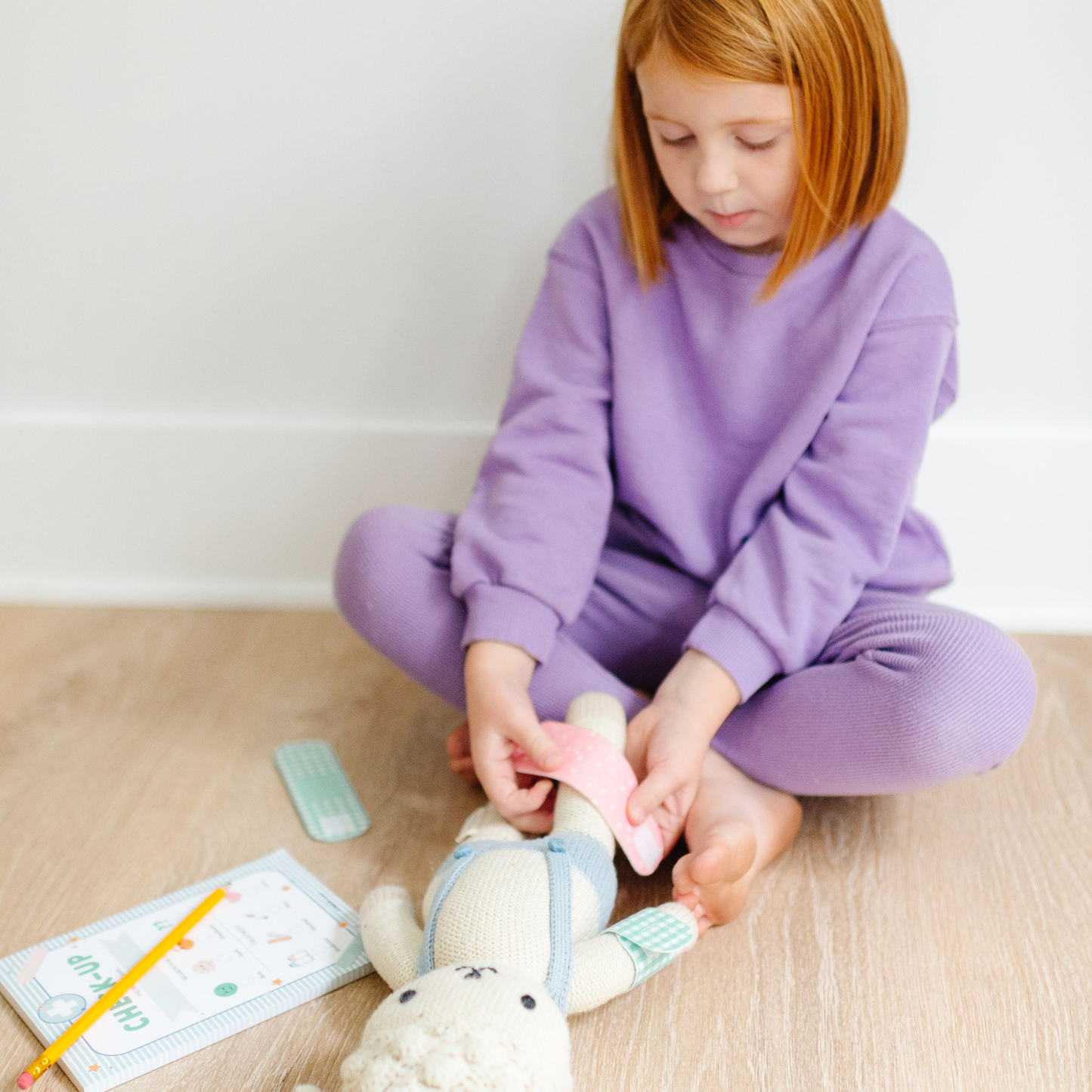 Pretend Play Bandages & Bandaid Tin